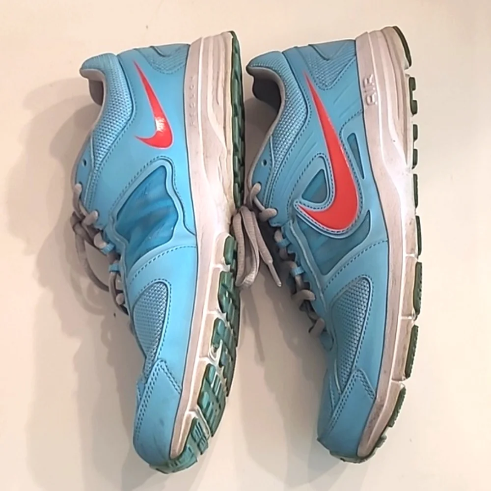 Nike Air Relentless Sneaker Breathable Mesh Swoosh Lace Up Low /Mid Top Walking